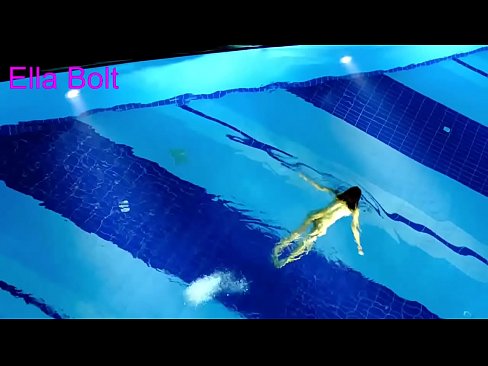 ❤️ אני לא יכול להפסיק לצפות בבלונדינית צעירה שנתפסה שוחה בעירום בבריכת הנופש של ELLA BOLT ❤ סרטון מזוין בפורנו iw.ru-pp.ru ❌