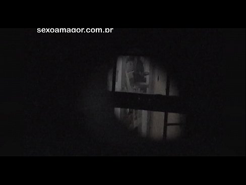 ❤️ בלונדי מצולם בחשאי על ידי מציצן בשכונה המסתתר מאחורי לבנים חלולות ❤ סרטון מזוין בפורנו iw.ru-pp.ru ❌